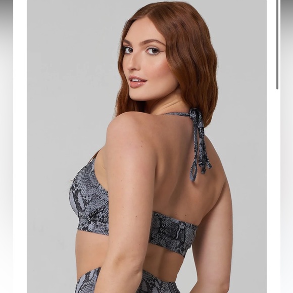 LiCi Fit Grounded Convertible Bra - Picture 1 of 5